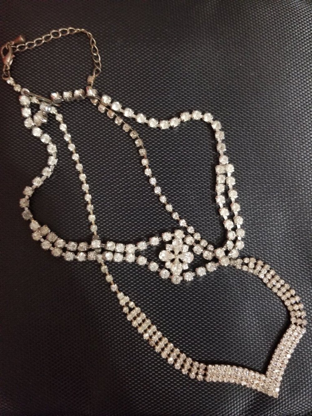 Ev-e-ry Grandma Had Just ONE of These: (Vintage/Mid-Century) Rhinestone Necklace